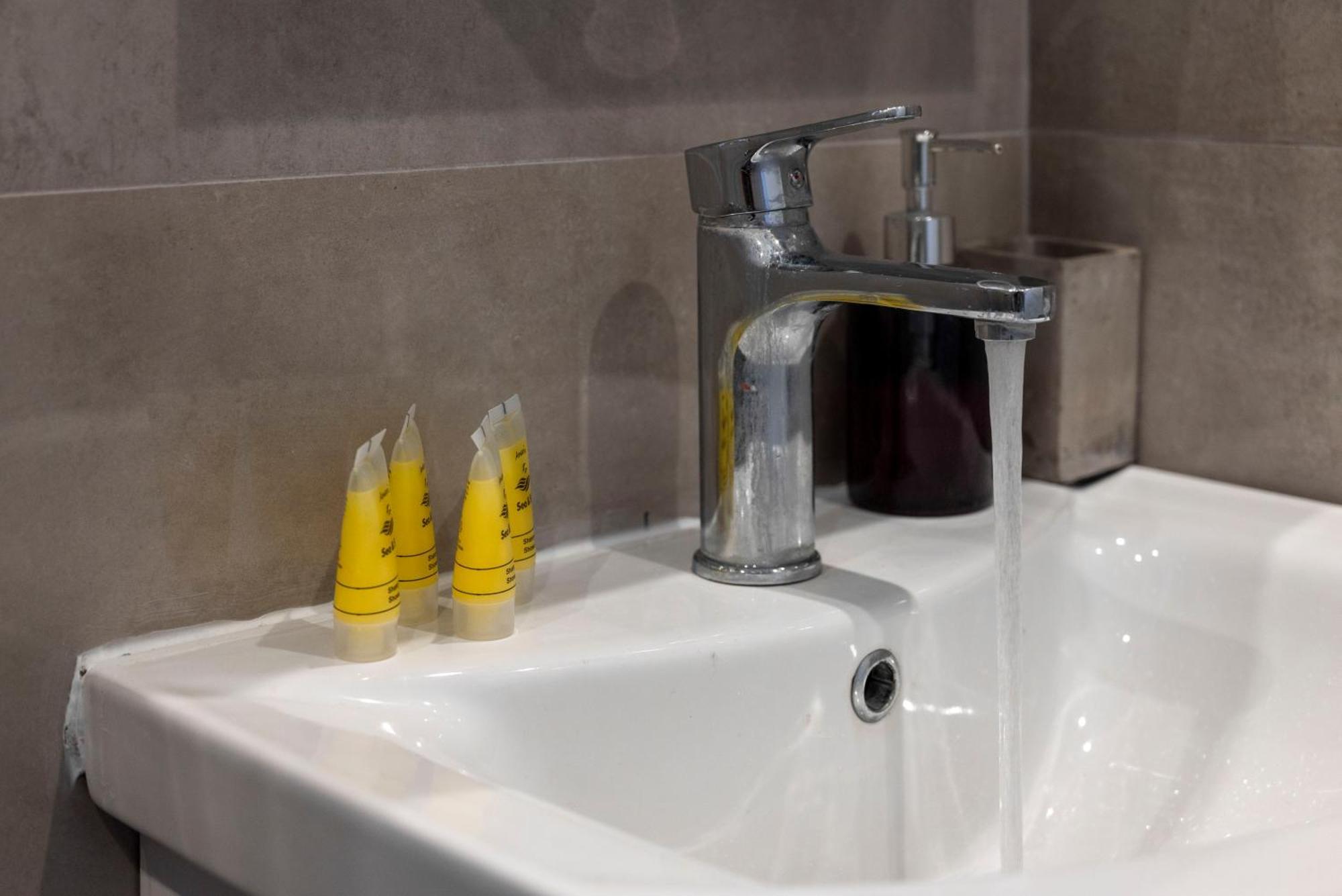 Thissio Getaway 2Ba Next To Athens Ancient Market Экстерьер фото
