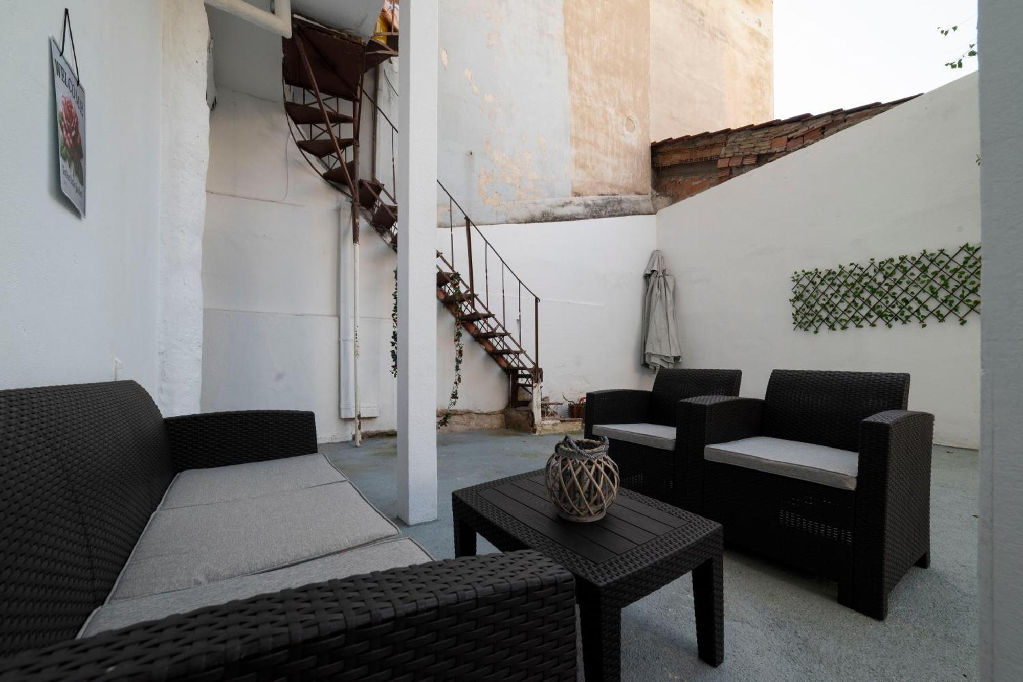 Thissio Getaway 2Ba Next To Athens Ancient Market Экстерьер фото